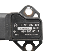 Volkswagen Golf V (2003–2009) Sensor Ladeluftkühler 038906051B - 4
