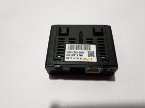 RENAULT Megane E-Tech CMF-EV (2022–2026) USB-pesa 284H38566R - 2