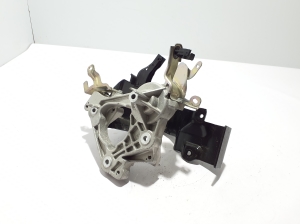 RENAULT Megane E-Tech CMF-EV (2022–2026) A/C compressor bracket 119105MZ0A - 2