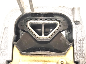 Volkswagen Touran III (2015–2026) Engine mount 5Q0199262DE - 2