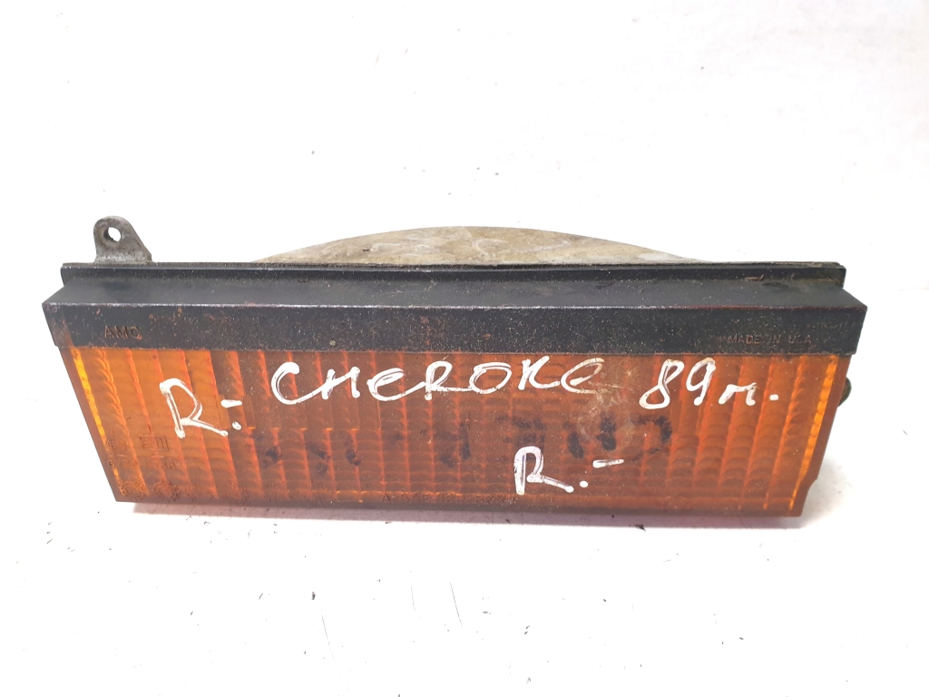 Jeep Cherokee XJ (1984–2001) Blinker vorne SF8956000100 Jeep Cherokee XJ (1984–2001) Blinker vorne SF8956000100