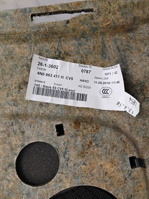 AUDI A8 D5 (2017–2026) Hutablage 4N0863411H - 3