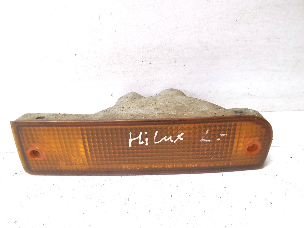 TOYOTA Hilux (1987–1997) Blinker vorne TOYOTA Hilux (1987–1997) Blinker vorne