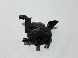 Zusatzwasserpumpe - 215815MP1A