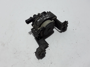 RENAULT Megane E-Tech CMF-EV (2022–2026) Auxiliary water pump 215815MP1A - 3