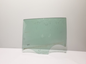 Tagumise külgukse klaas - 823011397R