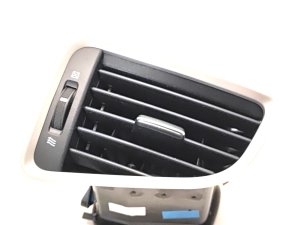 Suzuki SX 4 S-Cross (2013–2021) Dashboard air vent grilles 73640-61M00 - 4
