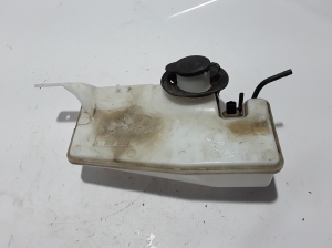 Front washer fluid reservoir - 289105984R