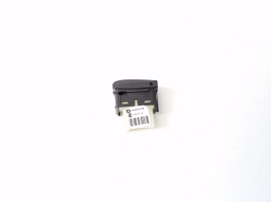 Jeep Grand Cherokee WK2 (2010–2026) Heated seat switch 68059873AB - 2