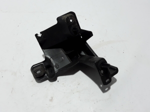   Rear bumper bracket 