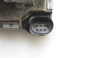 Volkswagen Golf V (2003–2009) Drosselklappe 03C133062D - 3