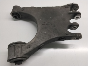 Alfa Romeo Giulia (2015–2026) Tagumine õõtshoob 00505491200 - 4