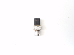 A/C condenser sensor - 68156982AA