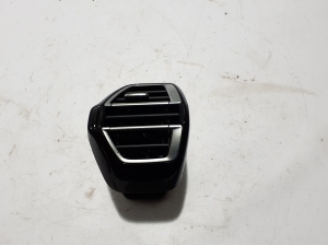 Dashboard air vent grilles - 9831805580