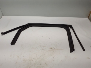   Rear side door seal on the door  - 9833076580 