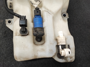 Ford C-MAX (2010–2026) Front washer fluid reservoir AV6113K175A - 3