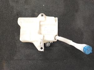   Réservoir lave-glace avant  - AV6113K175A 