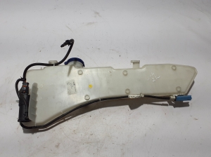 Front washer fluid reservoir - 9833479180