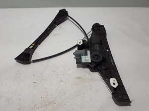 Citroen C4 C41 (2020–2026) Priekšējo durvju logu pacēlājs 9832821680 - 2