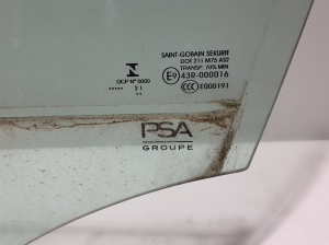 Citroen C4 C41 (2020–2026) Esiukse klaas 9832846480 - 2