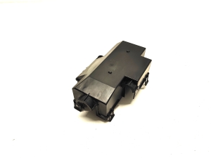   Kaitsmekarbi korpus kapoti all  - J9D3-14A076-DA 