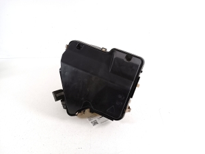   Sicherungskastengehäuse unter der Motorhaube  - 7555121 
