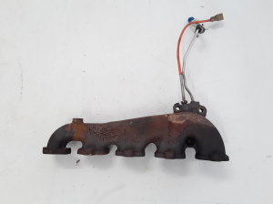  Exhaust manifold 