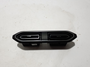 Dashboard air vent grilles - 687500391R