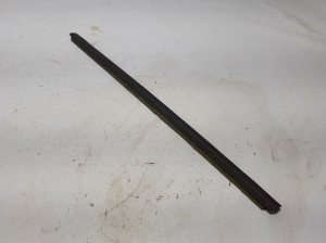 Esiukse klaasi välimine liist - A4207251000