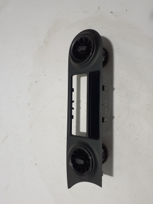 Salona paneļa ventilācijas restes - A4206831100