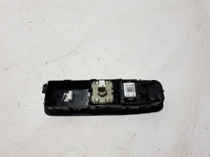 Mercedes Benz Citan 420 (2021–2026) Front door glass switch 254116447R - 3