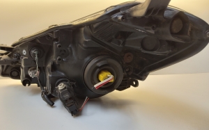 TOYOTA Yaris (2011–2020) Scheinwerfer vorne 0D195 - 4