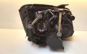 Volkswagen Amarok I (2010–2022) Scheinwerfer vorne 5828 - 3