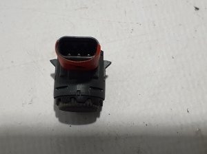 VOLVO XC40 (2017–2026) Front parking sensor 32271797 - 3