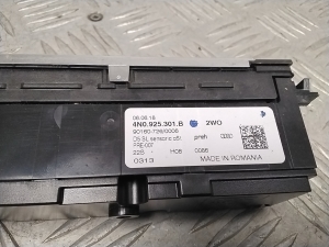 AUDI A8 D5 (2017–2026) Hazard light switch 4N0925301B - 4