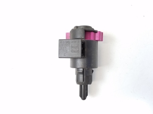 AUDI S5 8T3 (2007–2016) Bremslichtschalter 4F0945459A - 2