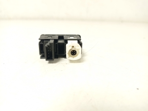 BMW 1 SERIES F20 (2010–2026) AUX socket 9229246 - 3