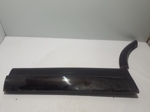 Rear side door molding - 4M8853969D