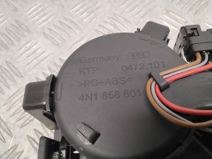 AUDI A8 D5 (2017–2026) Getränkehalter 4N1858601 - 5