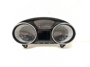   Geschwindigkeitsmesser Cockpit 
