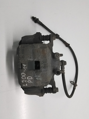 Front brake caliper - 4605A201