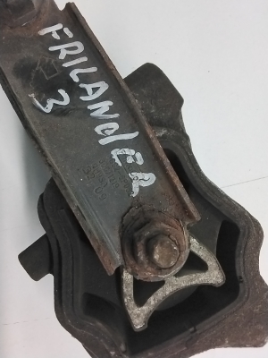 Land Rover Freelander (2006–2014) Engine mount 6G926P082AB - 2