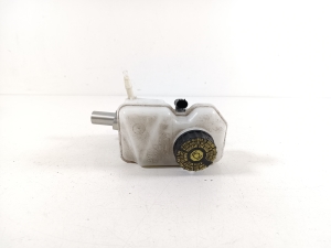   Brake master cylinder  - 6864669 