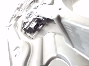 Jeep Grand Cherokee WK2 (2010–2026) Priekšējo durvju logu pacēlājs 68231063AE - 2