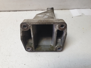 Mercedes Benz Vito W639 (2003–2014) Engine bracket A6462230204 - 4
