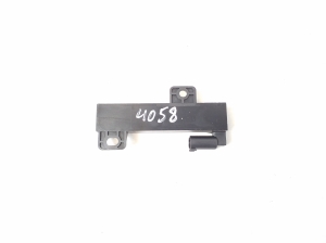 Jeep Grand Cherokee WK2 (2010–2026) Antenas pastiprinātājs 68051315AB - 2