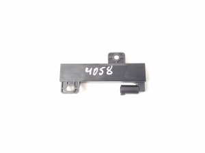 Jeep Grand Cherokee WK2 (2010–2026) Antenna amplifier 68051315AB - 2