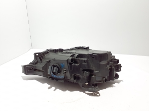 VOLVO XC60 (2017–2026) Headlight 31689277 - 7