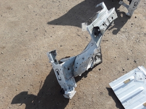 Mercedes Benz Citan 420 (2021–2026) Front outrigger A4206201100 - 4