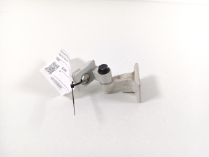   Esiukse alumine hing  - 7246067 